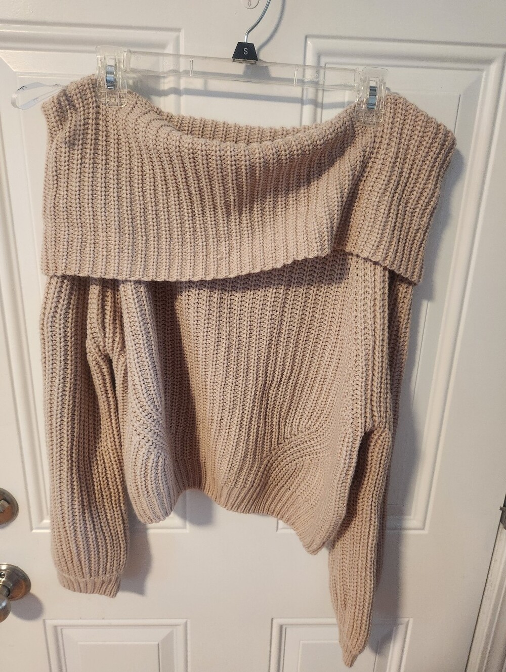 Lulus NWOT Off-Shoulder Chunky Knit Sweater in Beige Size Large